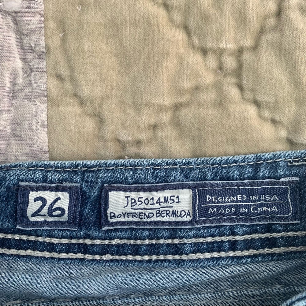 - Miss Me Jean Shorts Boyfriend Bermuda Bling  Womans Size 26 - Picture 2 of 9